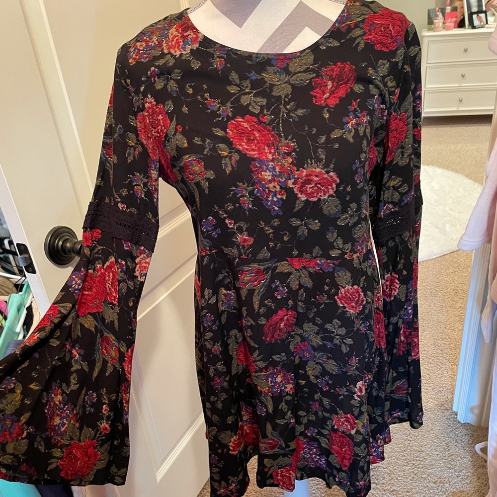 Flare sleeve floral print mini dress/tunic